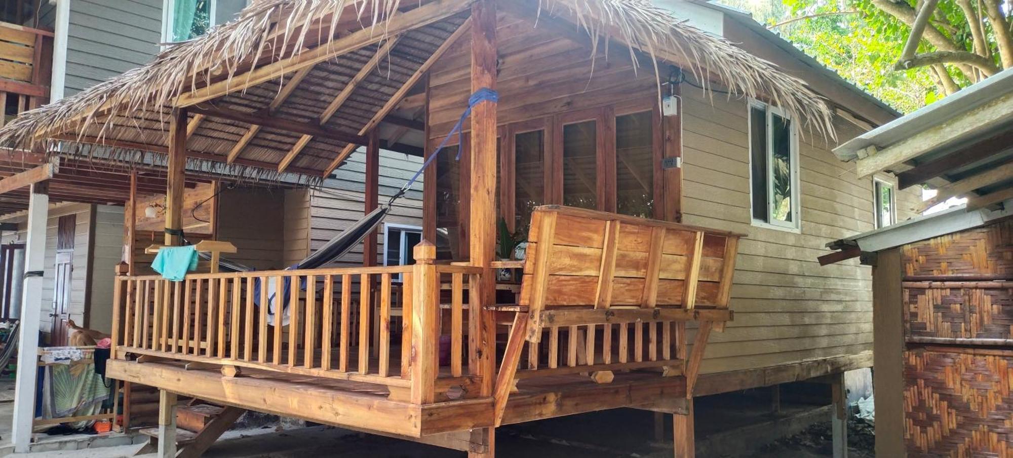Lazy Hut Hotell Koh Phayam Exteriör bild
