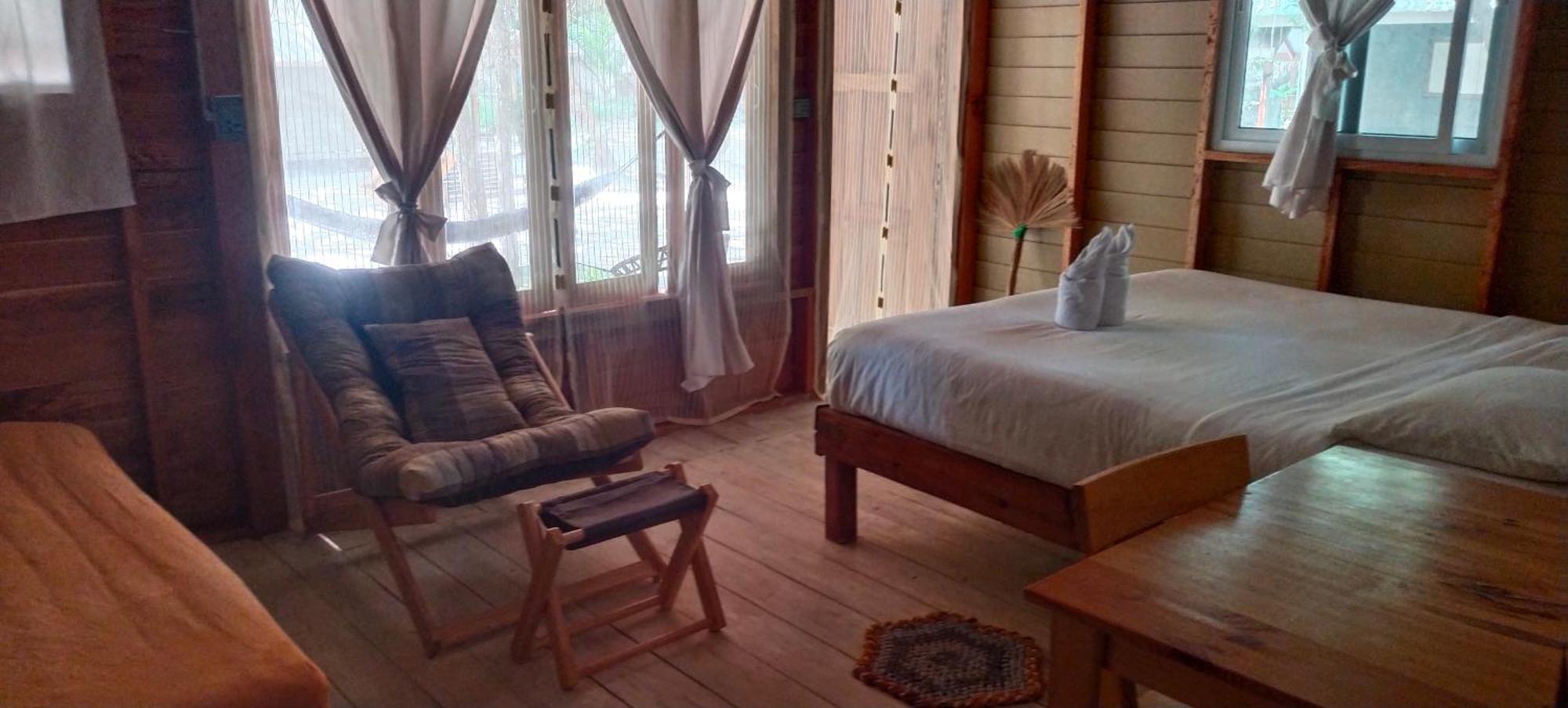Lazy Hut Hotell Koh Phayam Exteriör bild