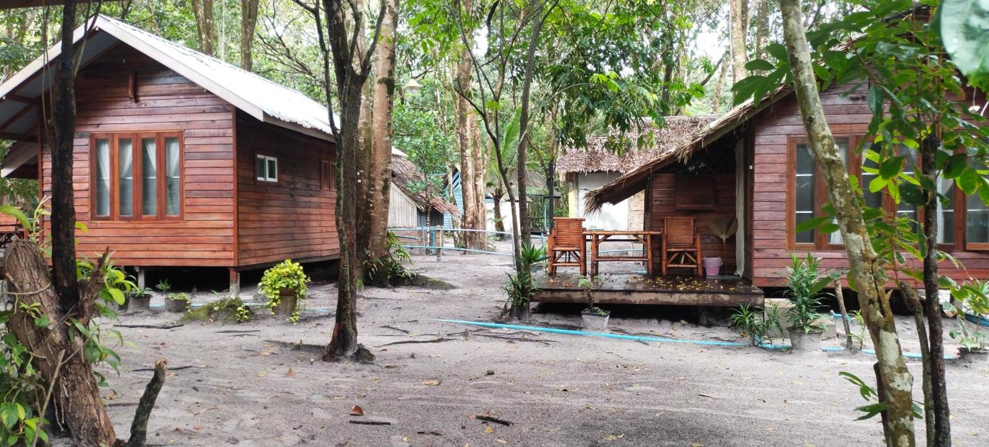 Lazy Hut Hotell Koh Phayam Exteriör bild