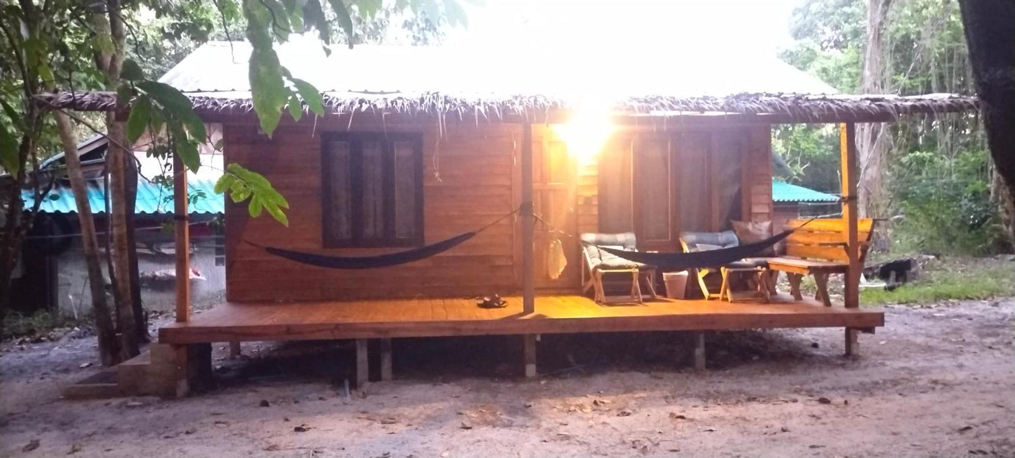 Lazy Hut Hotell Koh Phayam Exteriör bild