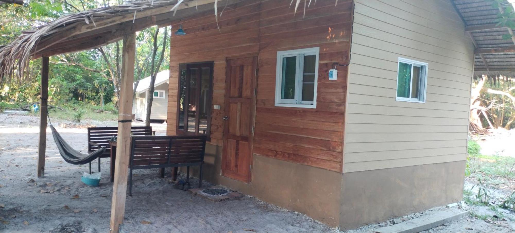 Lazy Hut Hotell Koh Phayam Exteriör bild