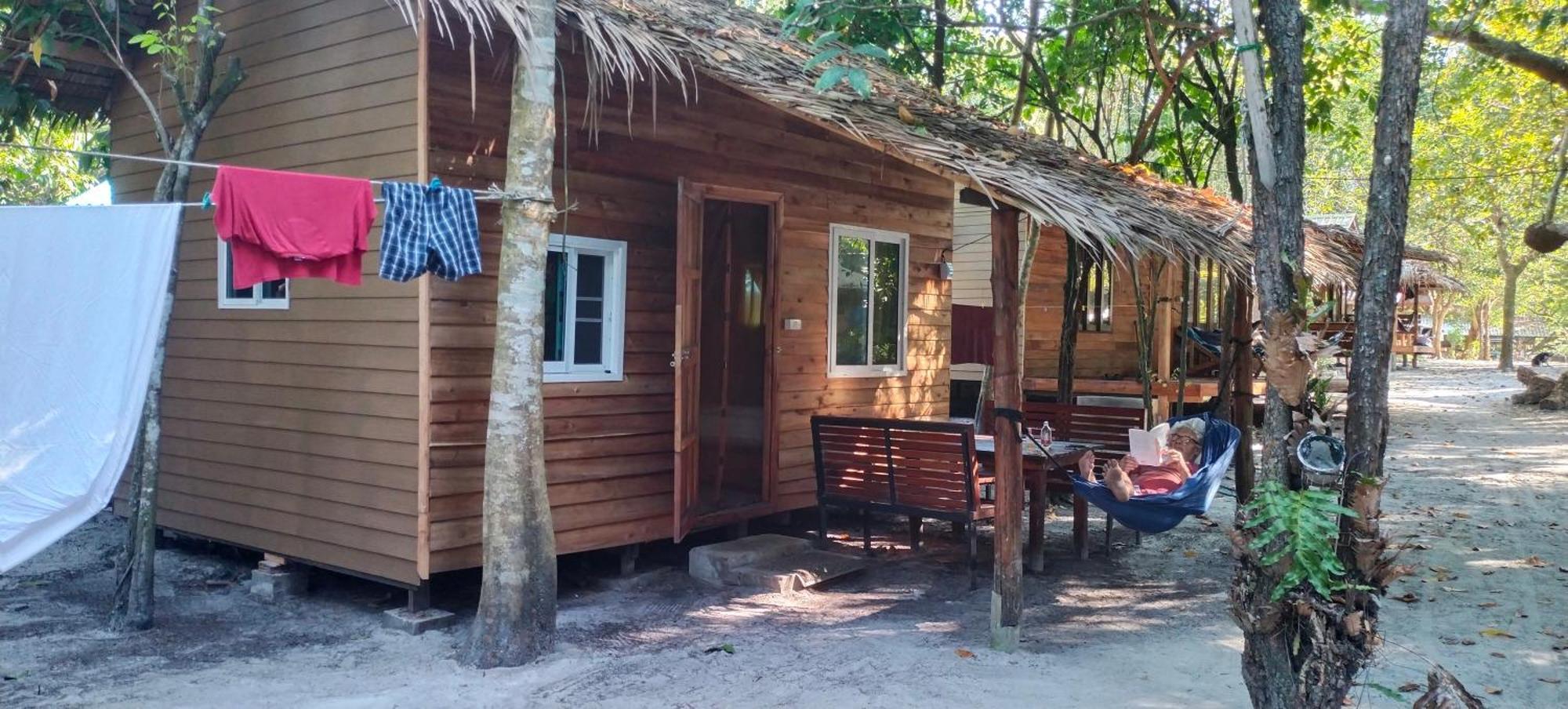 Lazy Hut Hotell Koh Phayam Exteriör bild