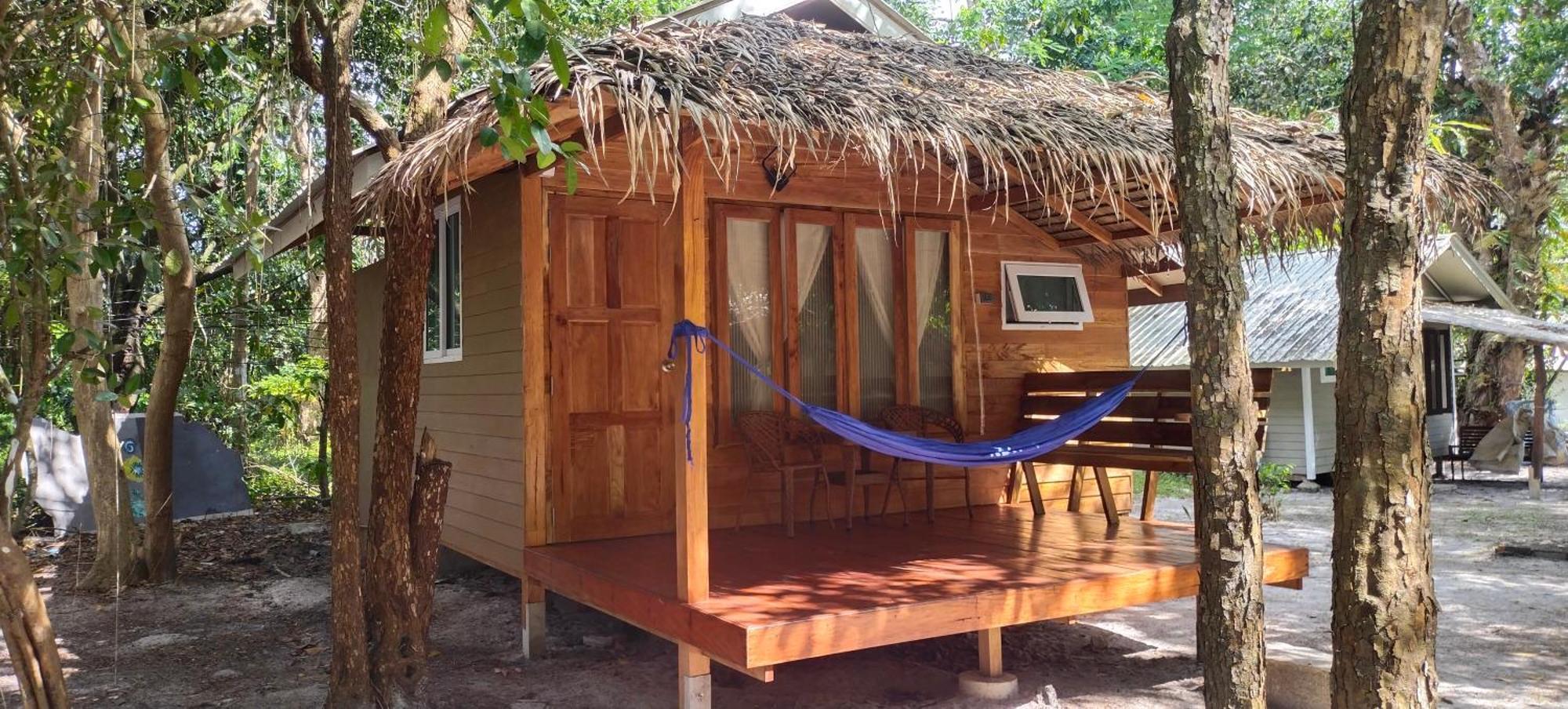 Lazy Hut Hotell Koh Phayam Exteriör bild
