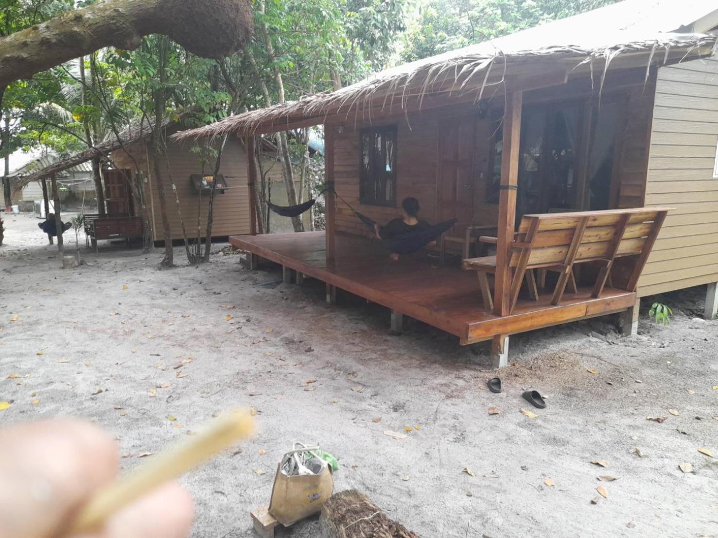 Lazy Hut Hotell Koh Phayam Exteriör bild